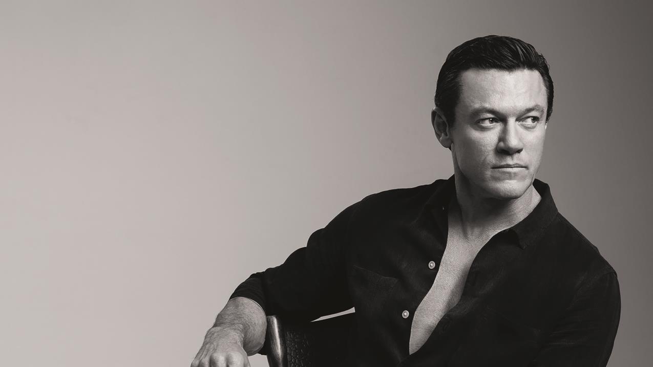 Actor and singer Luke Evans to join Hay Citizen of the Year in Christmas lights event