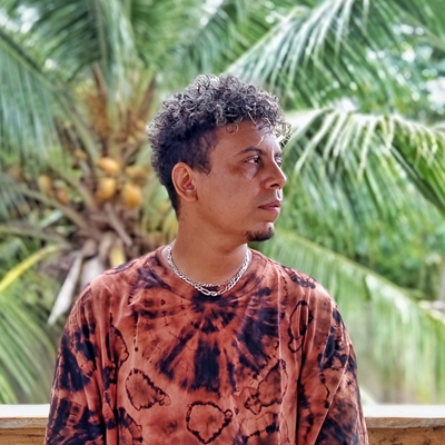 Textile dyeing workshop with Rodrigo Paredes Textile dyeing workshop with Rodrigo Paredes