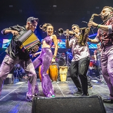 Concert: Discos Fuentes y los Cumbia Stars: show de los 14 cañonazos